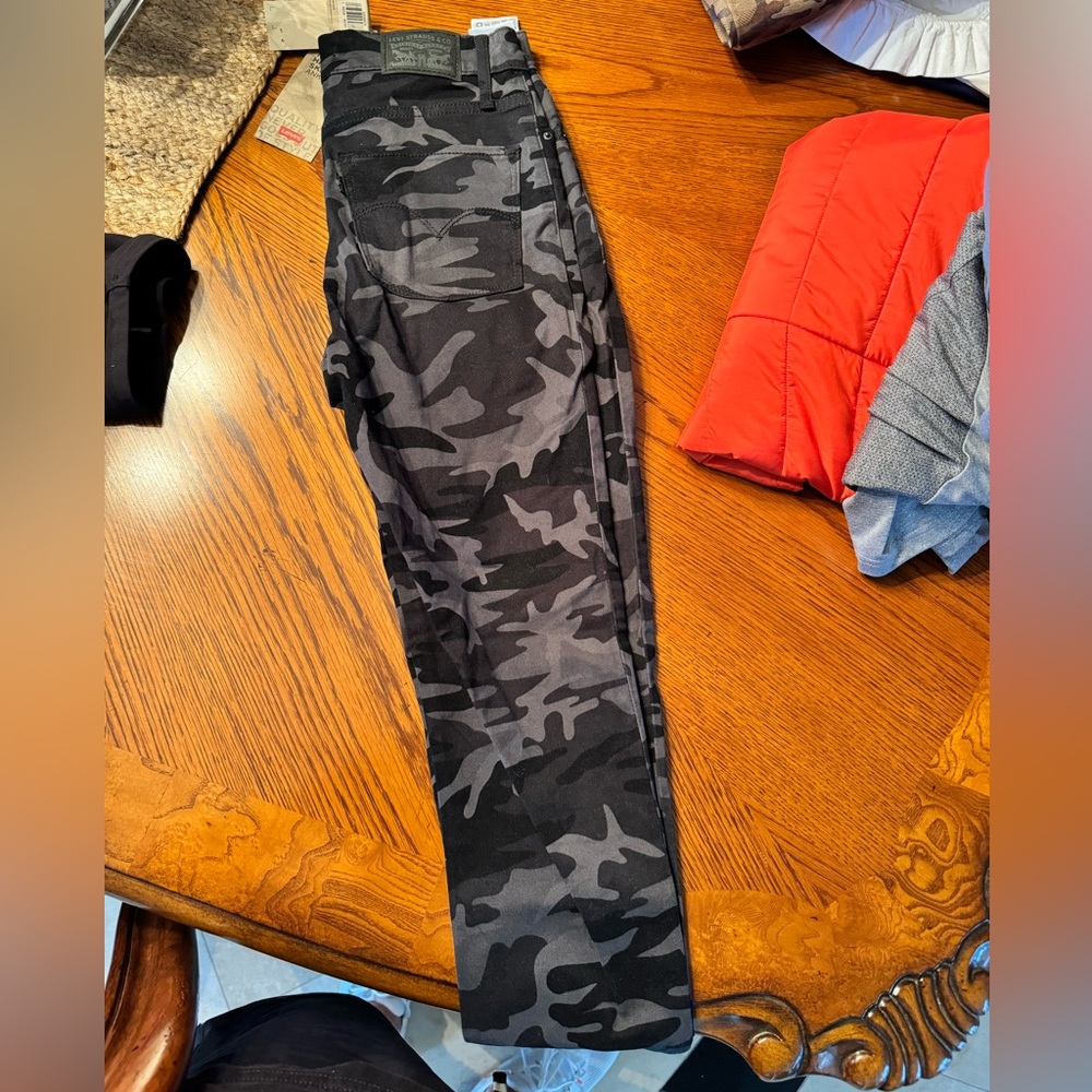 Women’s Levi 721